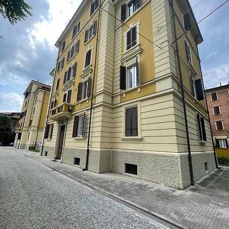 Appartamento Moderno La Dolce Vita Reggio Emilia Exterior photo